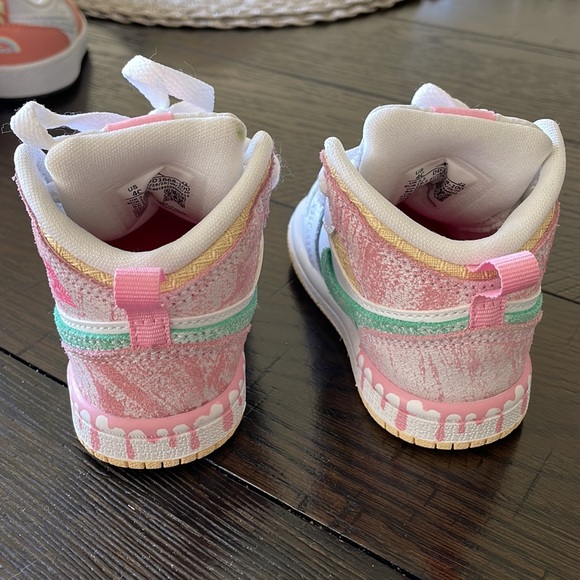 Baby girl Jordan drips size 4 - Picture 2 of 4